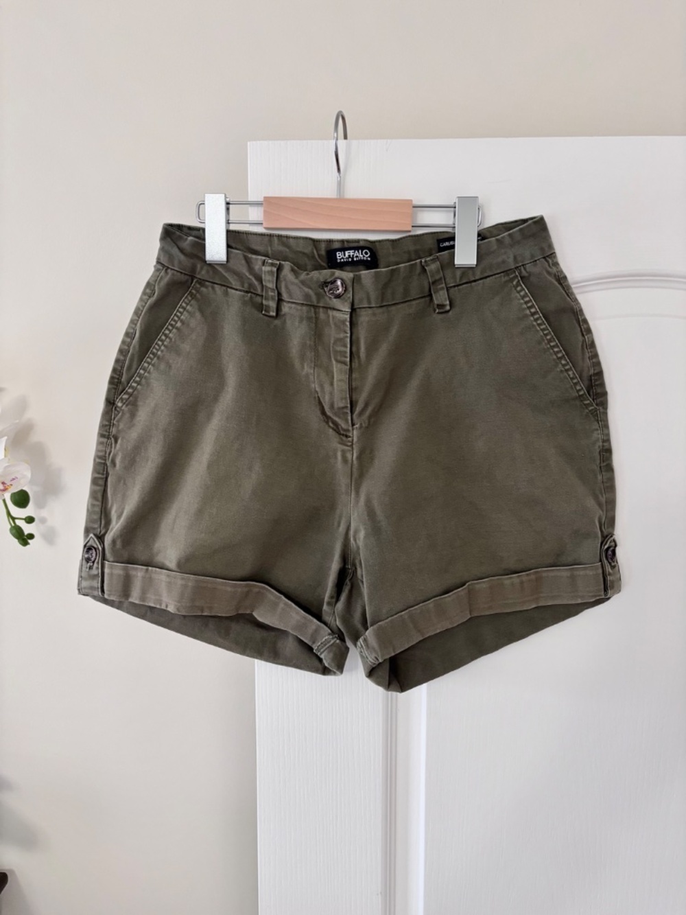 Buffalo by David Bitton Khaki Green Carlisle Shorts Women’s Size 8